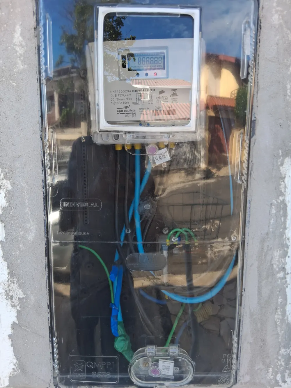 Medidor CPFL bifásico 127V/220V instalado e lacrado em Hortolândia