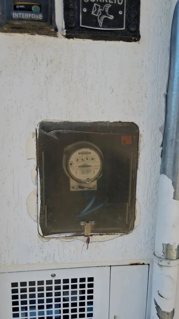 Padrão de entrada antigo antes da troca, em Hortolândia